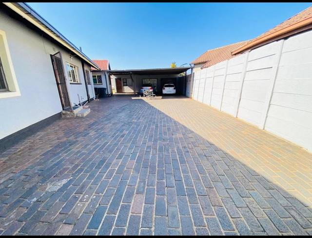4 BEDROOM HOUSE FOR SALE IN KIBLER PARK